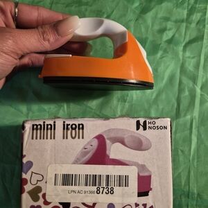 Ho Noson Mini Iron in Orange and White